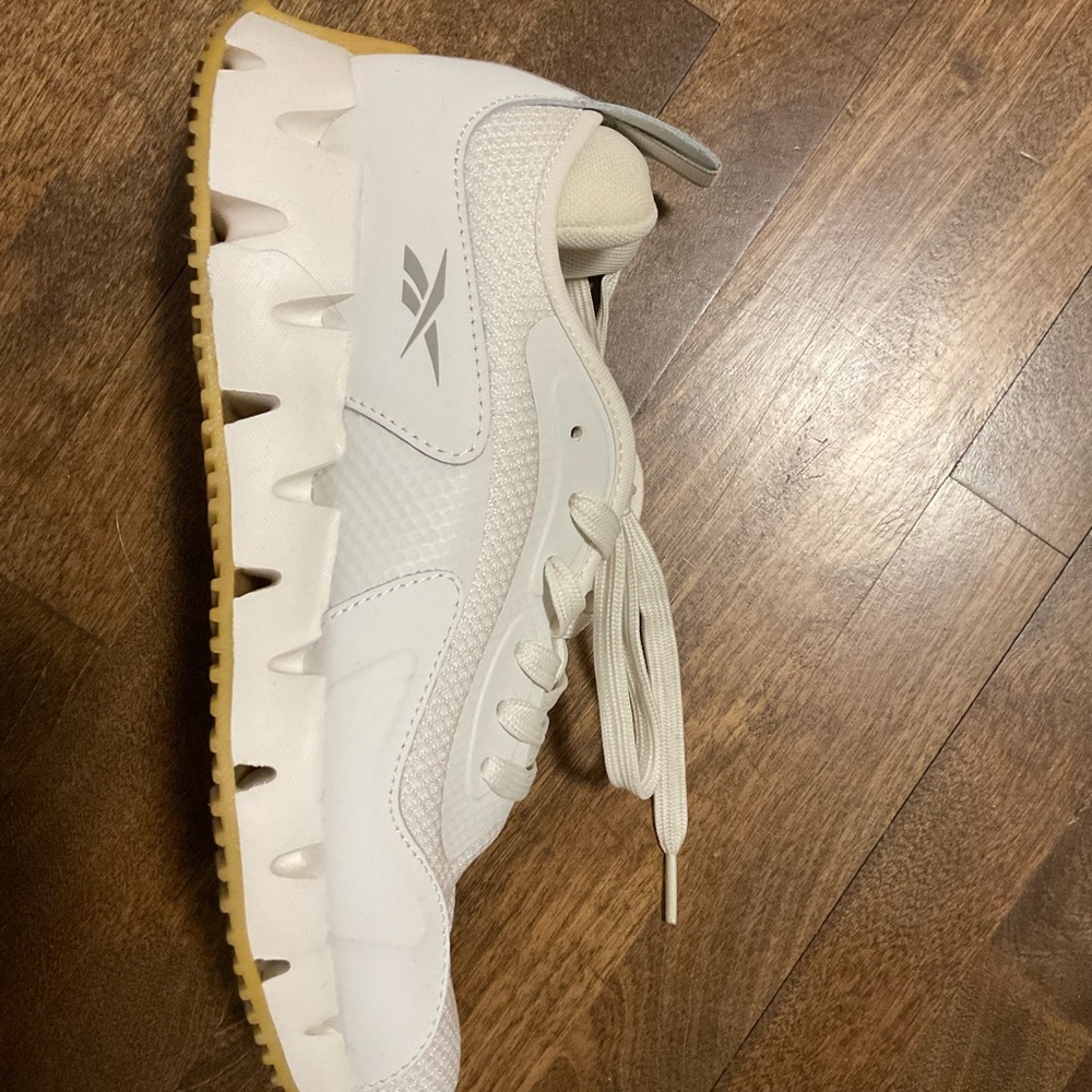 Reebok Women's White and Tan Sneakers